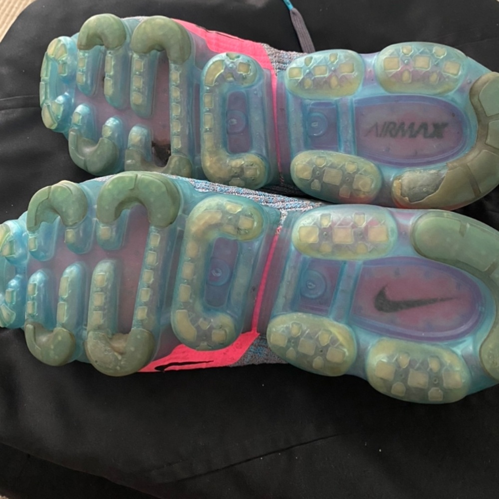 Airmax - Picture 2 of 2